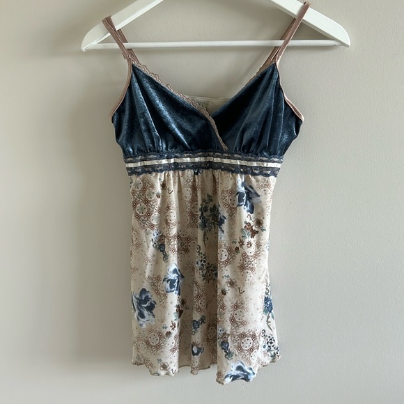 725 Originals Tops - 2000s Y2K camisole 725 Originals